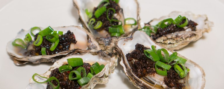 Steamed Oysters with Black Bean Sauce (Oesters van Nam Kee) – Stefan's