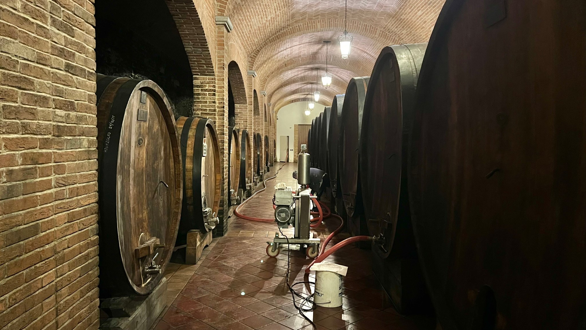 Barol How to Enjoy Barolo, King of Italian Wines: Aging, Pairing, Serving